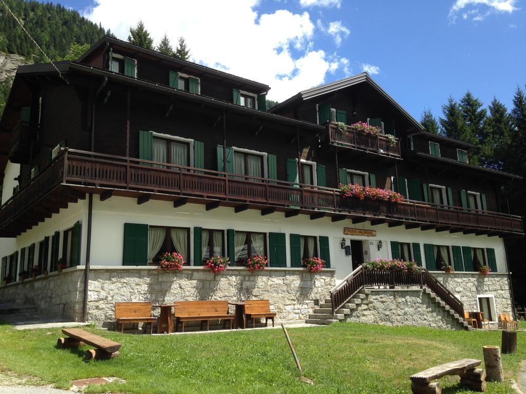 مبيت وإفطار ماكوجناجا Casa Alpina Don Guanella المظهر الخارجي الصورة